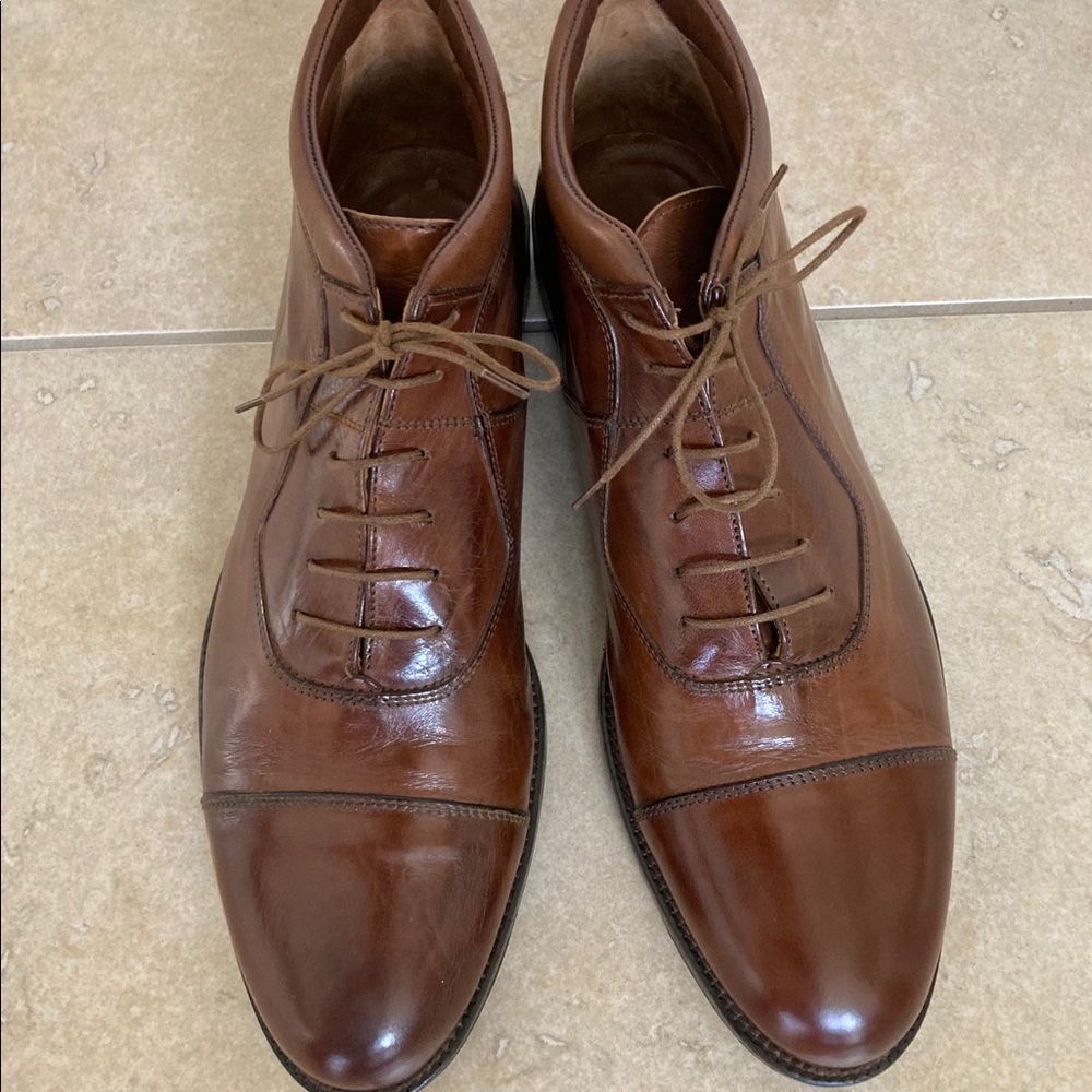 Men’s like- new dress shoes!